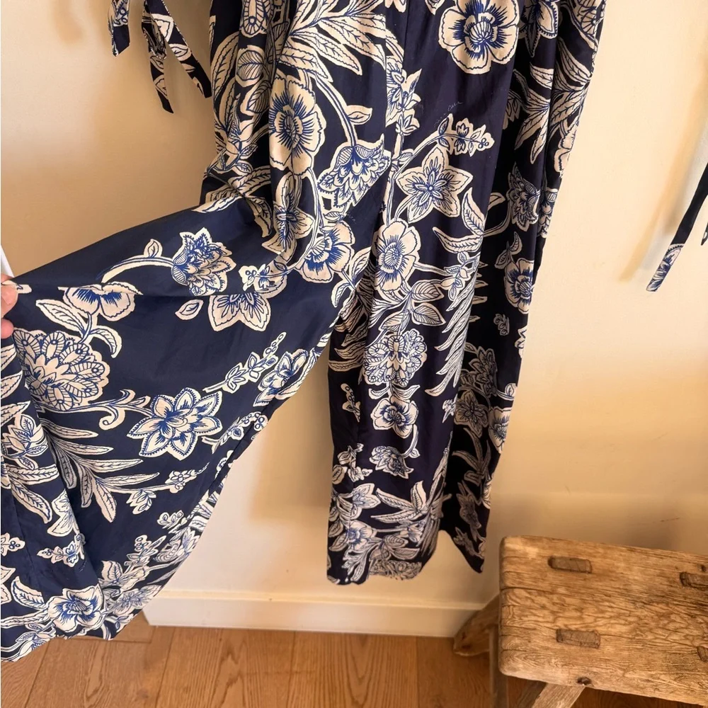 Cara Cara Navy and White Floral Long Sleeve Dress - Picture 2 of 4